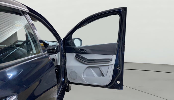 2022 Tata Tiago XT (O) PETROL, Petrol, Manual, 45,354 km, RHS Front Door