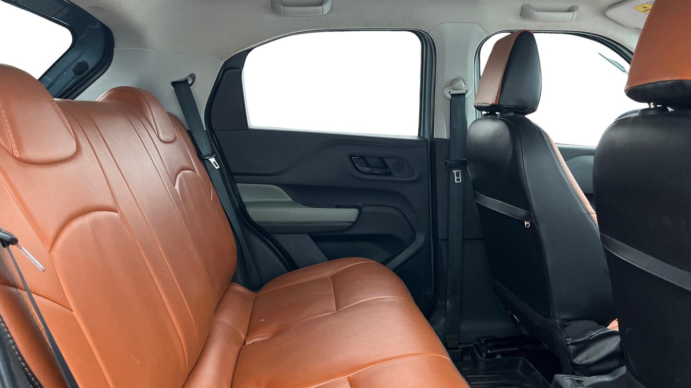 2023 Tata PUNCH ADVENTURE AMT, Petrol, Automatic, 33,617 km, Right Side Rear Door Cabin