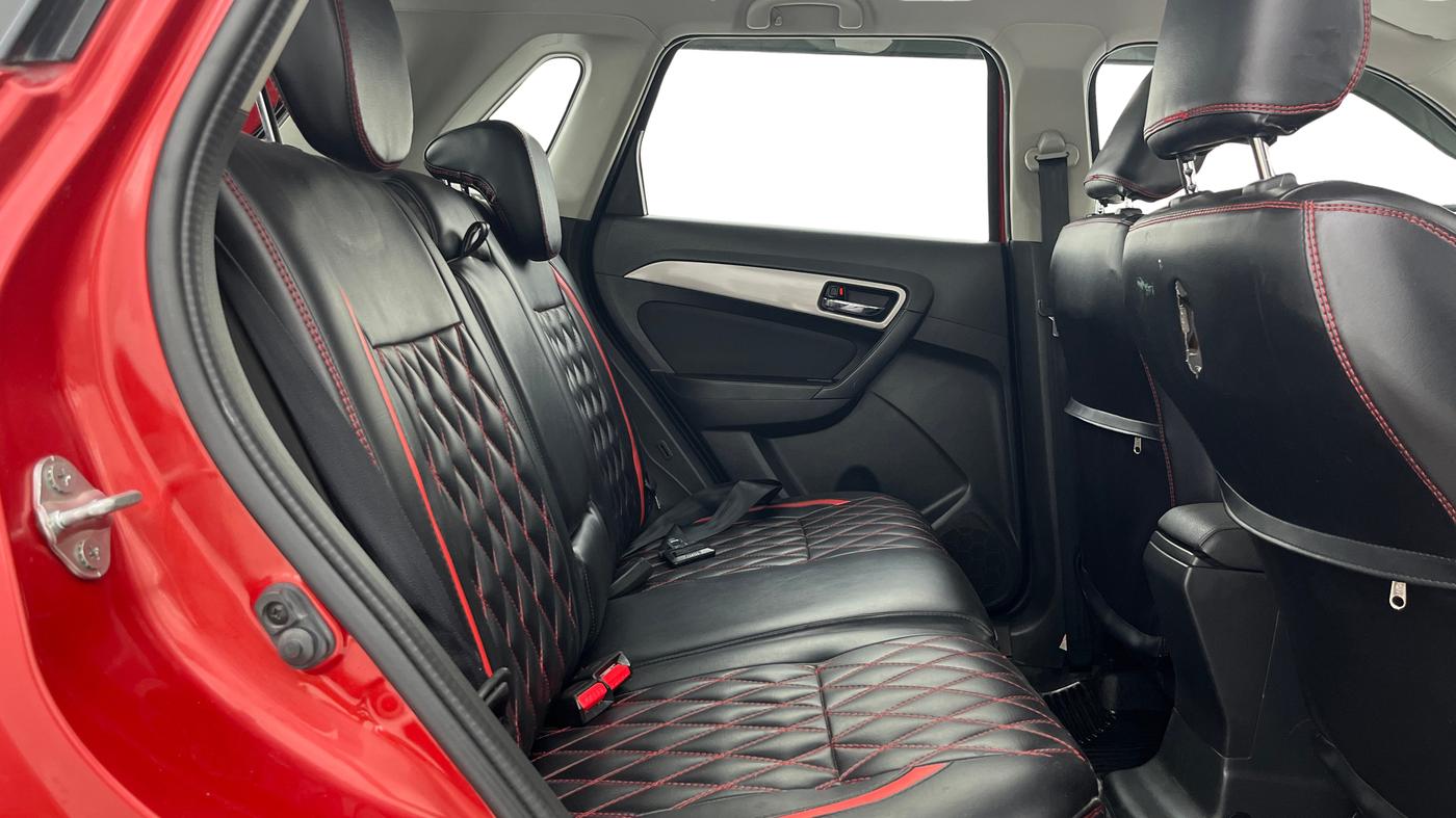 2018 Maruti Vitara Brezza ZDI, Diesel, Manual, 71,618 km, Right Side Rear Door Cabin
