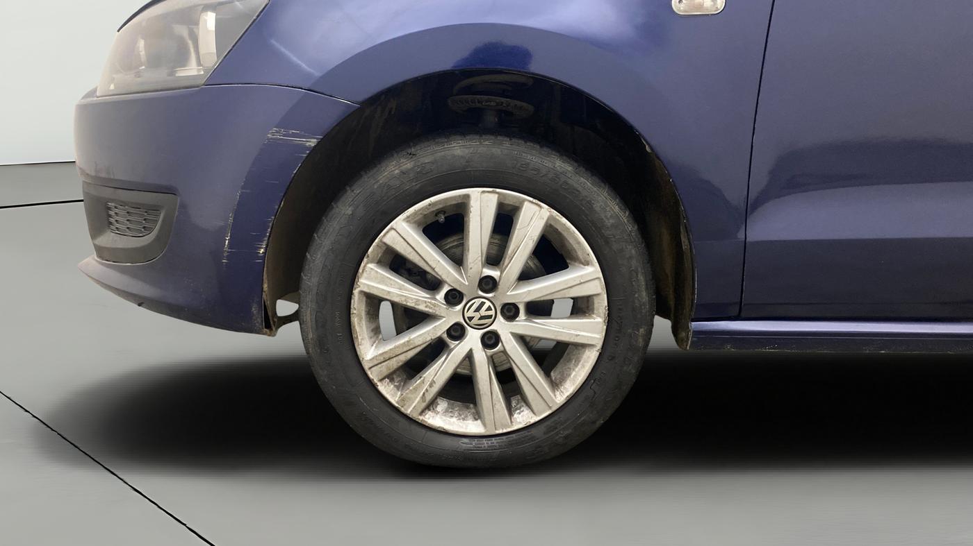 2013 Volkswagen Polo HIGHLINE1.2L, Petrol, Manual, 70,717 km, Left Front Wheel