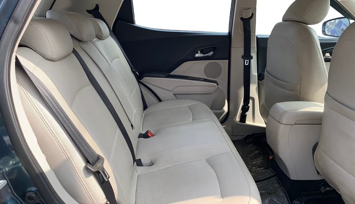 2021 Mahindra XUV300 W8 1.2 PETROL, Petrol, Manual, 58,969 km, Right Side Rear Door Cabin