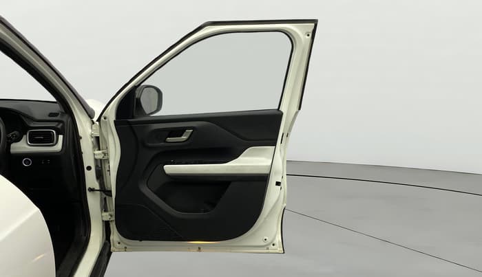 2024 Tata PUNCH  Creative MT Sunroof , Petrol, Manual, 15,446 km, RHS Front Door