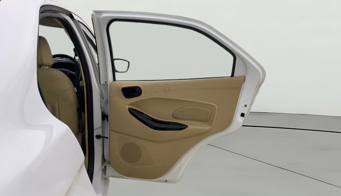 2018 Ford Figo Aspire TITANIUM 1.2 PETROL, CNG, Manual, 44,366 km, RHS Rear Door