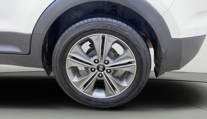 2017 Hyundai Creta SX PLUS AT 1.6 DIESEL, Diesel, Automatic, 1,11,615 km, Left Rear Wheel