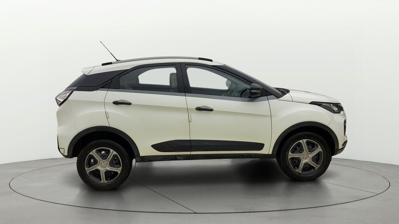 2021 Tata NEXON XMA DIESEL, Diesel, Automatic, 61,099 km, Right Side View