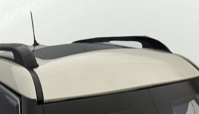 2022 Mahindra XUV300 W6 1.2 PETROL, Petrol, Manual, 41,291 km, Roof