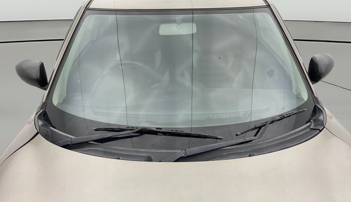 2020 Maruti Swift LXI, Petrol, Manual, 68,391 km, Front Windshield