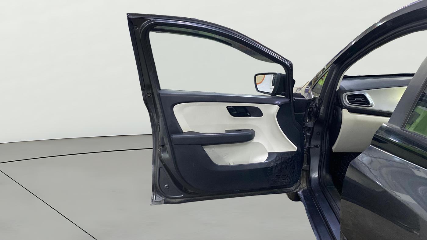 2022 Tata ALTROZ XE PLUS PETROL, Petrol, Manual, 87,701 km, LHS Front Door