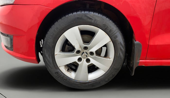 2017 Skoda Rapid 1.5 TDI CR ACTIVE, Diesel, Manual, 1,56,987 km, Left Front Wheel