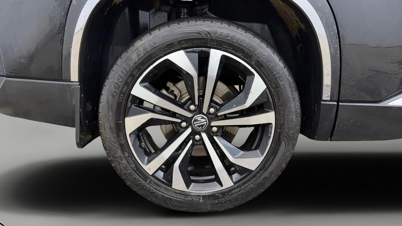 2023 MG HECTOR PLUS SAVVY PRO 1.5 TURBO CVT 7 STR, Petrol, Automatic, 40,537 km, Right Rear Wheel