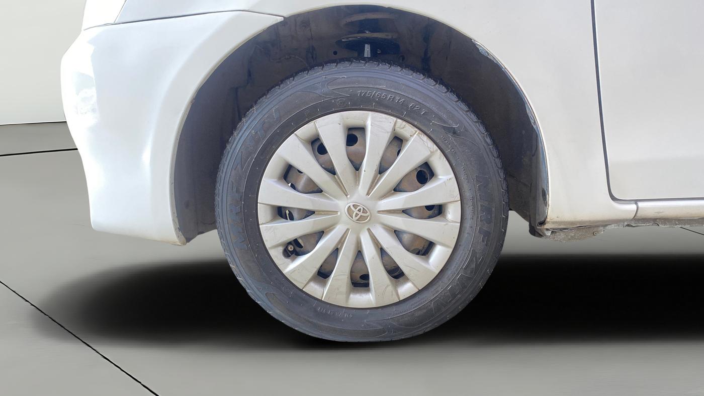 2013 Toyota Etios Liva GD, Diesel, Manual, 70,725 km, Left Front Wheel