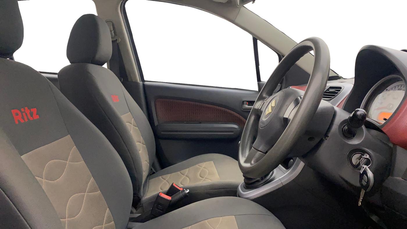 2015 Maruti Ritz ZXI, Petrol, Manual, 77,004 km, Right Side Front Door Cabin