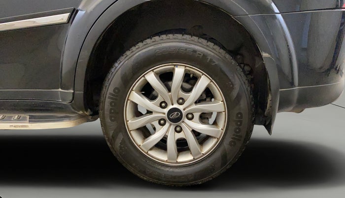 2021 Mahindra XUV500 W9 AT, Diesel, Automatic, 67,343 km, Left Rear Wheel