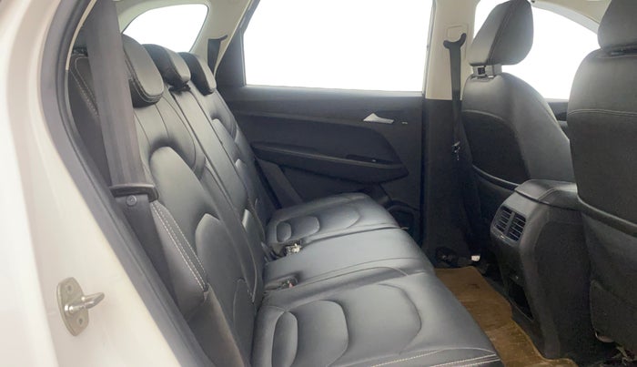 2019 MG HECTOR SHARP 2.0 DIESEL, Diesel, Manual, 75,579 km, Right Side Rear Door Cabin