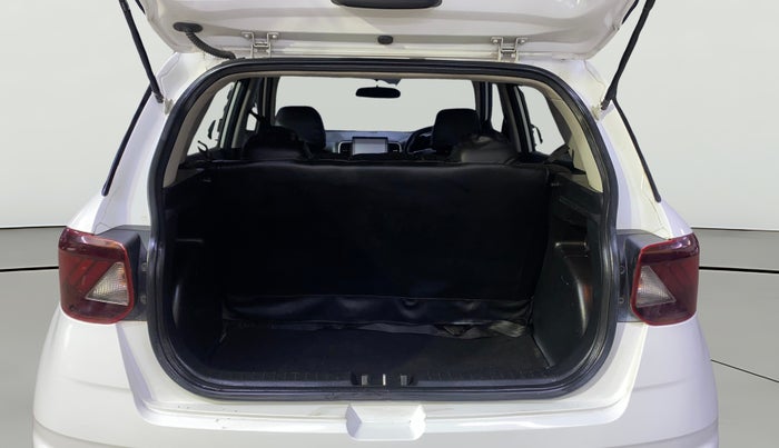 2020 Hyundai VENUE SX 1.5 CRDI, Diesel, Manual, 91,838 km, Boot Open Zoomed View