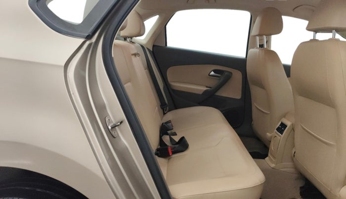 2016 Volkswagen Vento HIGHLINE 1.5 AT, Diesel, Automatic, 86,836 km, Right Side Rear Door Cabin