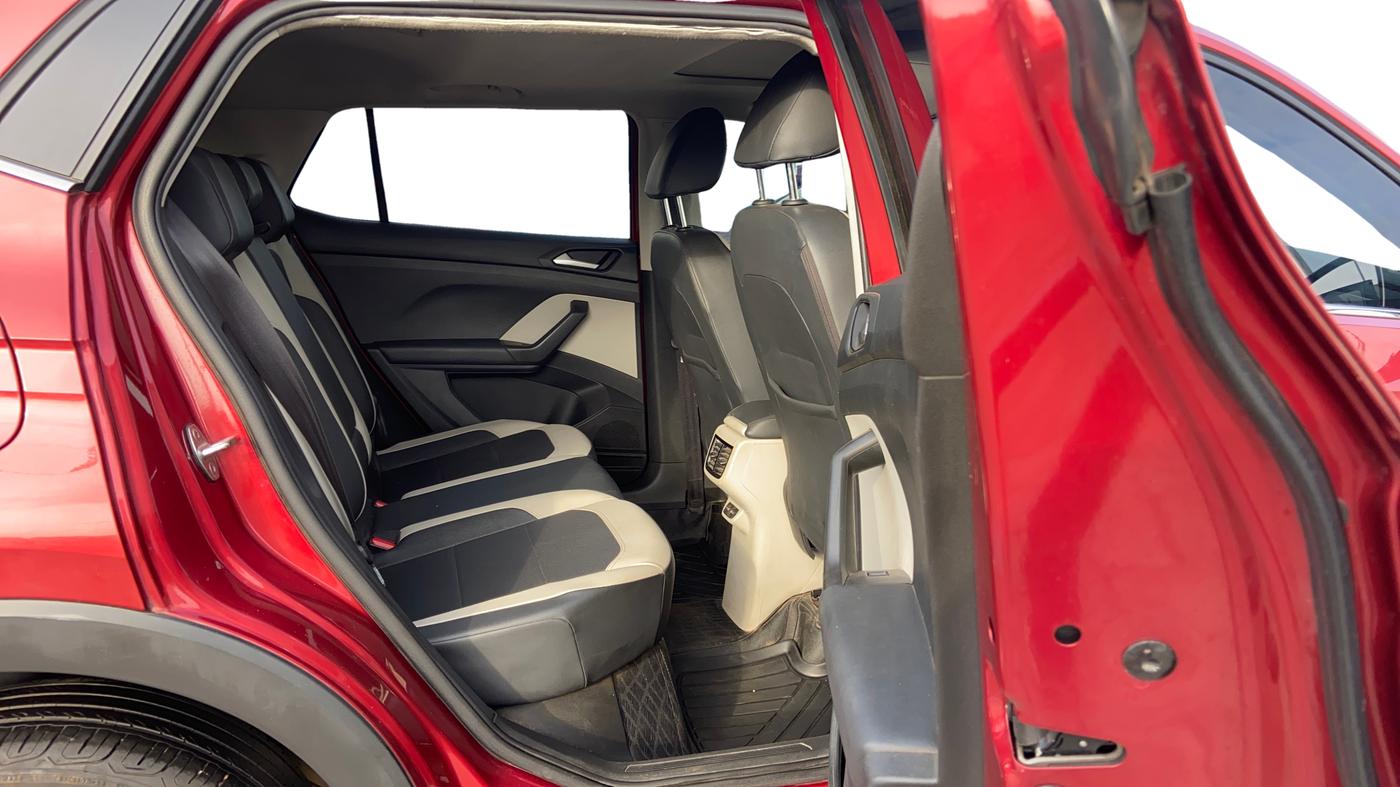 2021 Volkswagen TAIGUN TOPLINE 1.0 TSI MT, Petrol, Manual, 1,02,490 km, Right Side Rear Door Cabin