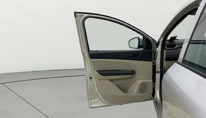 2020 Renault TRIBER RXL MT, Petrol, Manual, 9,069 km, LHS Front Door