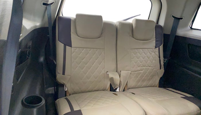 2021 Mahindra XUV500 W9, Diesel, Manual, 1,00,157 km, Third Seat Row ( optional )