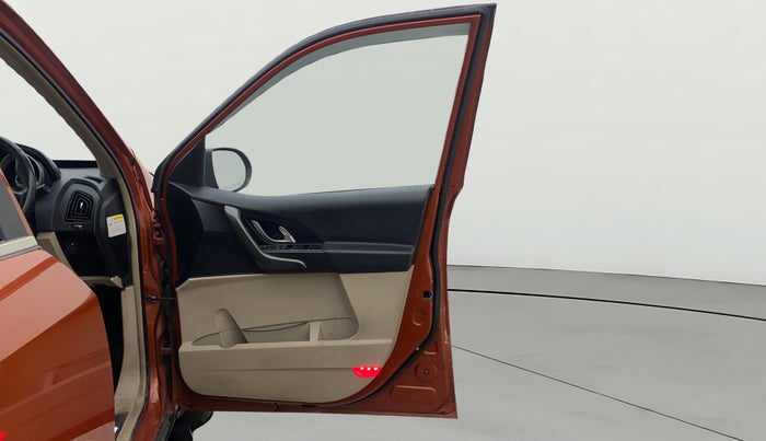 2015 Mahindra XUV500 W10, Diesel, Manual, 95,830 km, RHS Front Door