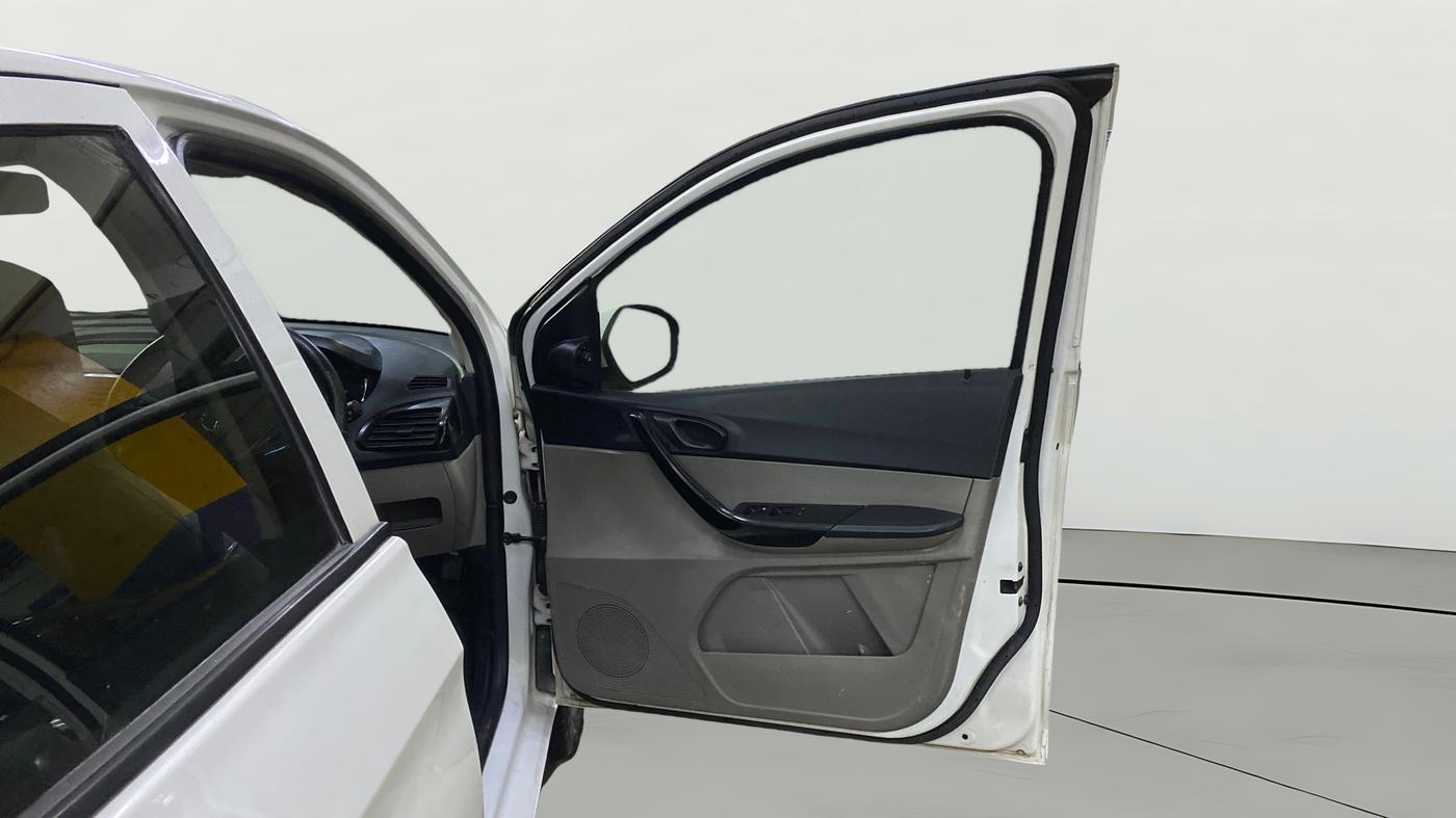 2019 Tata Tiago XT PETROL, Petrol, Manual, 1,08,114 km, RHS Front Door