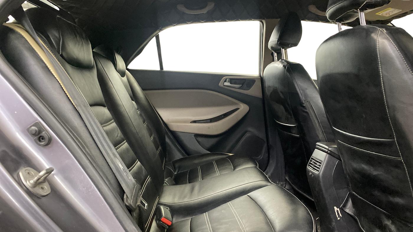 2018 Hyundai Elite i20 ASTA 1.2, Petrol, Manual, 65,114 km, Right Side Rear Door Cabin