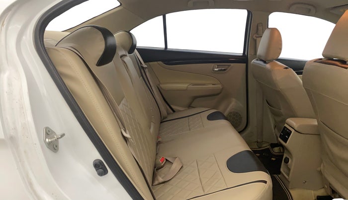 2017 Maruti Ciaz DELTA 1.4 MT PETROL, Petrol, Manual, 40,362 km, Right Side Rear Door Cabin