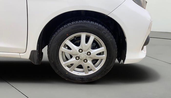 2017 Honda Brio VX MT, Petrol, Manual, 1,33,627 km, Right Front Wheel