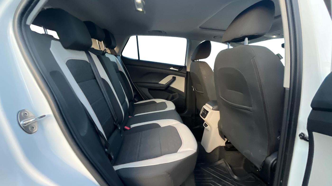 2021 Volkswagen TAIGUN GT PLUS 1.5 TSI DSG, Petrol, Automatic, 1,13,275 km, Right Side Rear Door Cabin