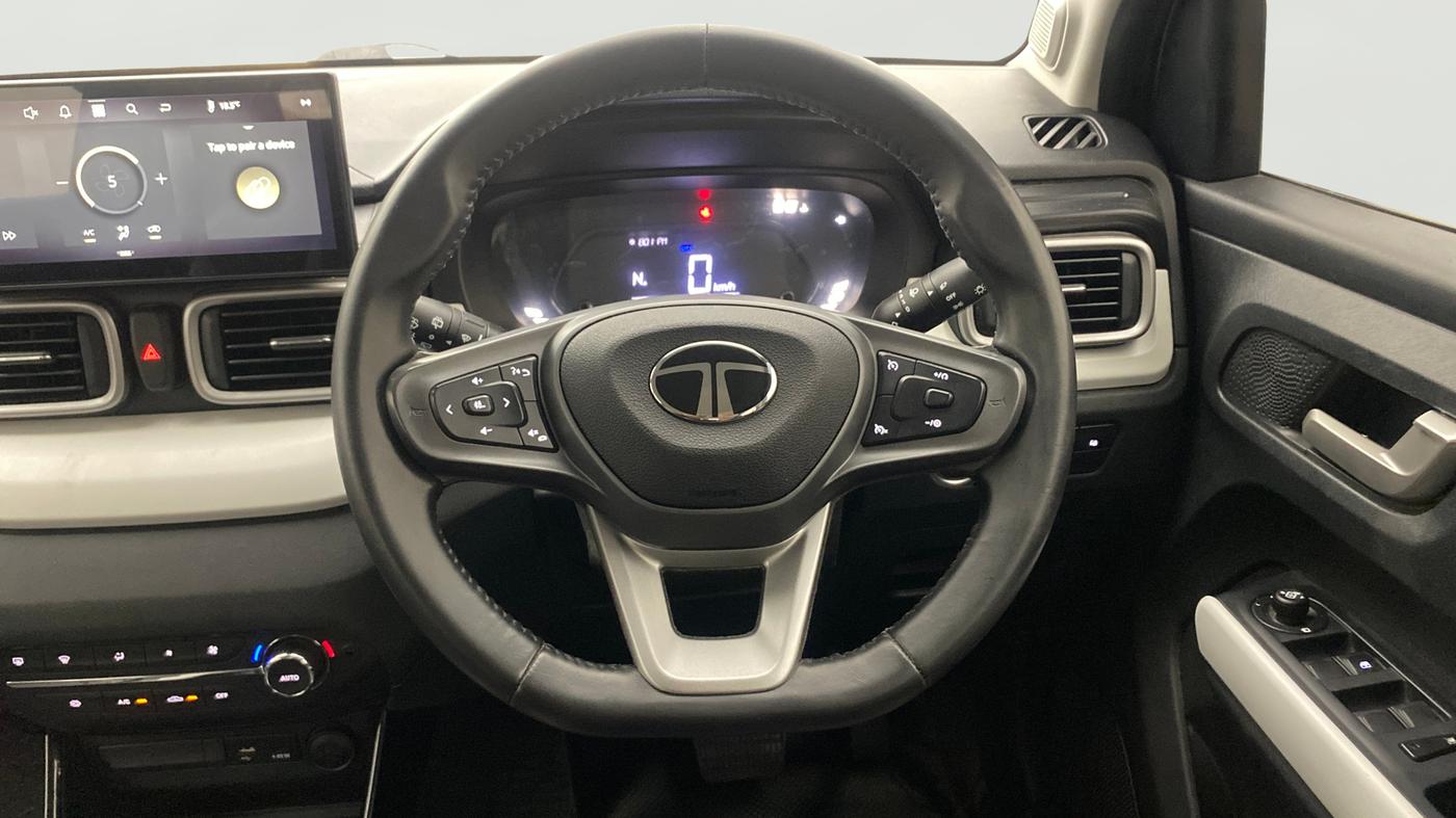 2024 Tata PUNCH Creative Plus AMT, Petrol, Automatic, 20,797 km, Steering Wheel Close Up