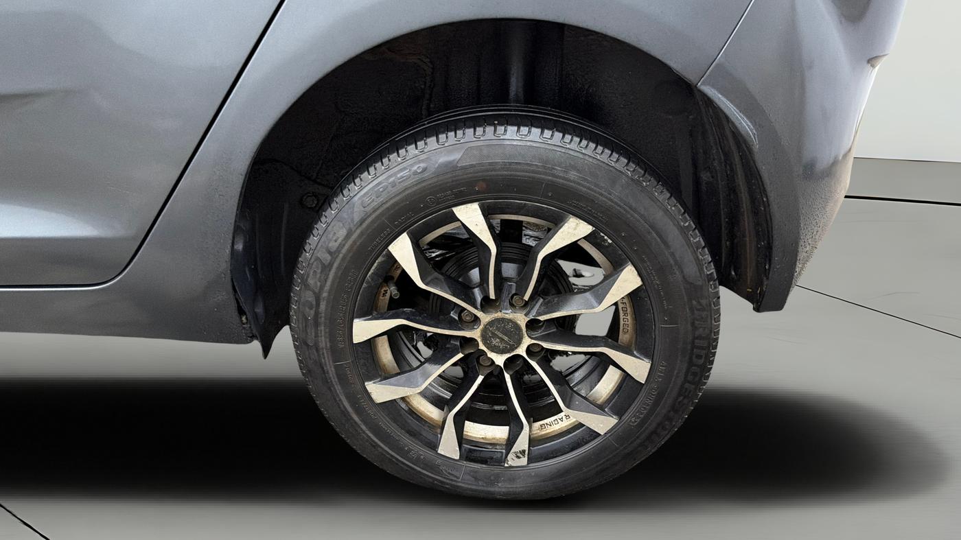 2020 Tata ALTROZ XE PETROL, Petrol, Manual, 51,027 km, Left Rear Wheel
