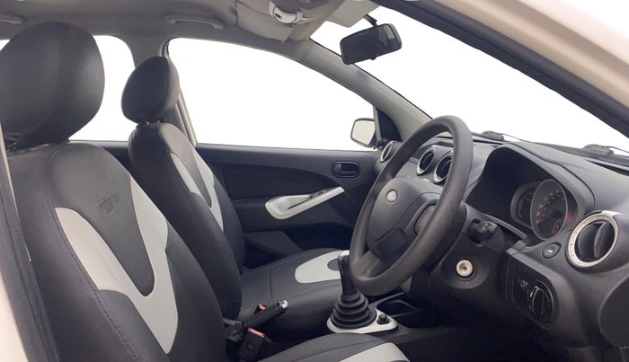 2012 Ford Figo ZXI 1.2 PETROL, Petrol, Manual, 63,222 km, Right Side Front Door Cabin