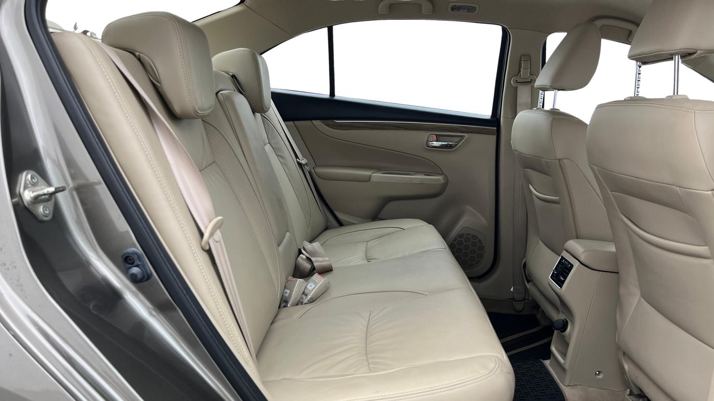 2020 Maruti Ciaz ALPHA 1.5 SHVS PETROL, Petrol, Manual, 34,489 km, Right Side Rear Door Cabin