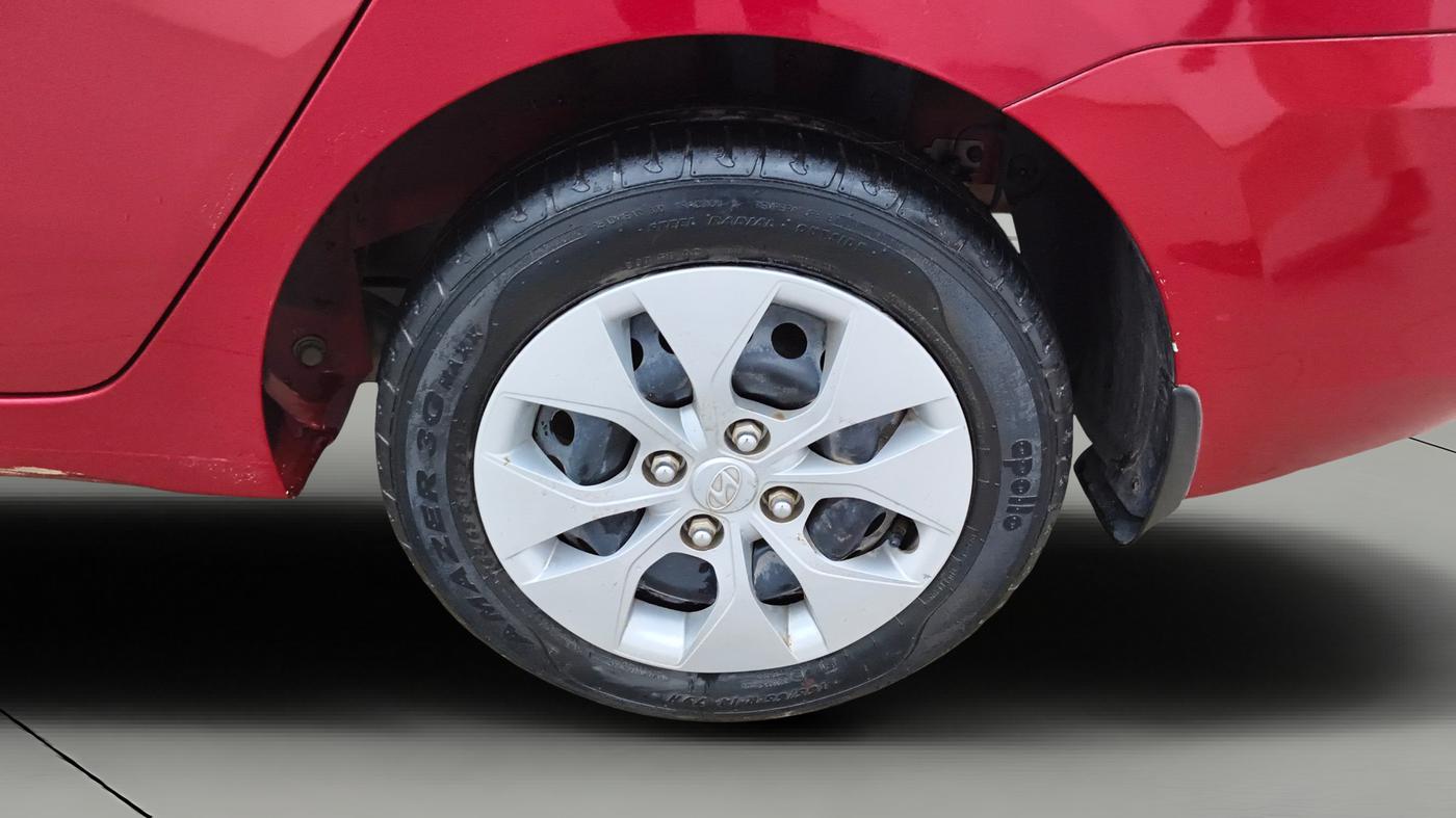 2018 Hyundai Xcent S 1.2, Petrol, Manual, 36,994 km, Left Rear Wheel