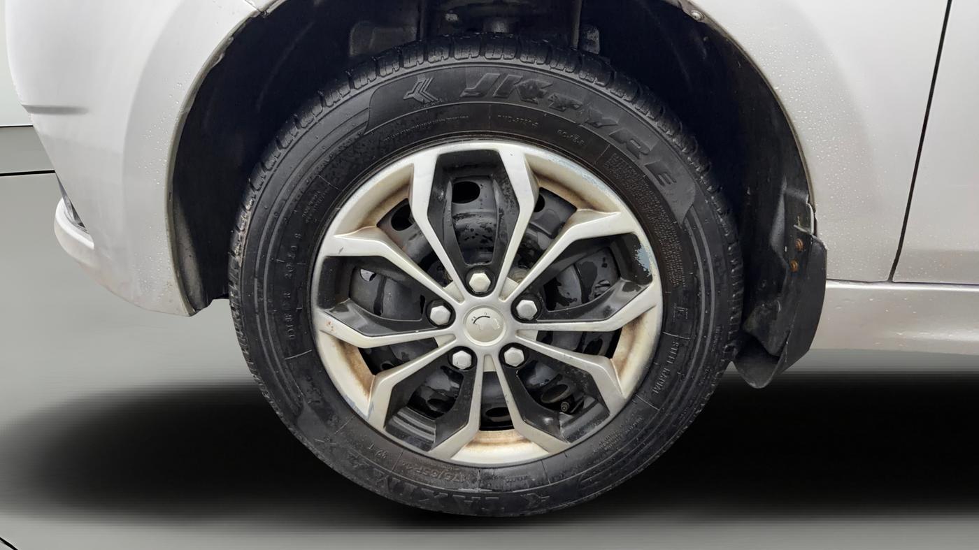 2017 Tata Tiago XT PETROL, Petrol, Manual, 71,597 km, Left Front Wheel