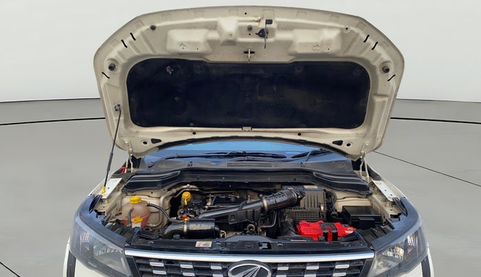 2021 Mahindra XUV300 W6 1.2 PETROL, Petrol, Manual, 89,530 km, Open Bonet