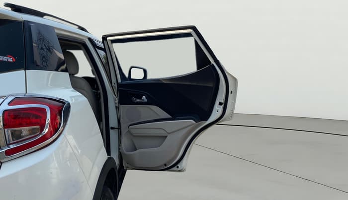 2021 Mahindra XUV300 W8 (O) 1.5 DIESEL, Diesel, Manual, 80,893 km, RHS Rear Door