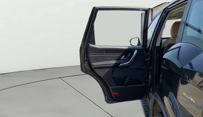 2019 Mahindra XUV500 W11 AT, Diesel, Automatic, 53,985 km, LHS Rear Door