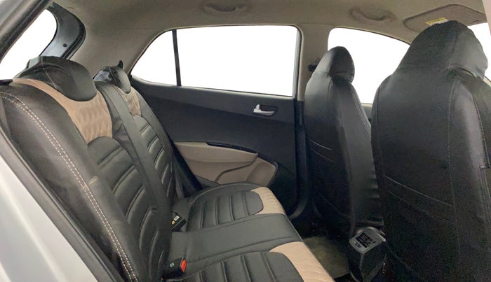 2019 Hyundai Grand i10 SPORTZ 1.2 KAPPA VTVT, Petrol, Manual, 71,860 km, Right Side Rear Door Cabin