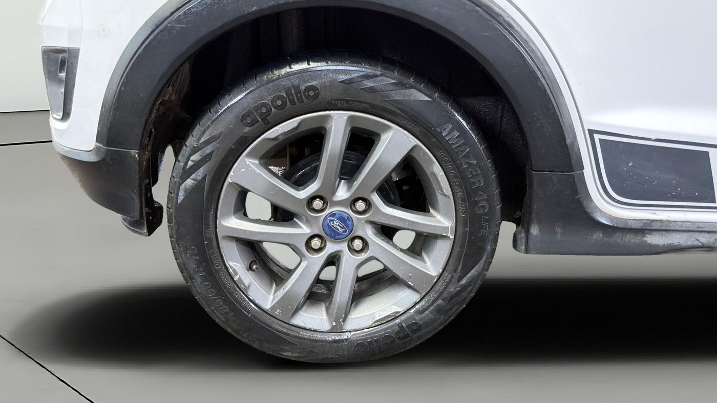 2018 Ford FREESTYLE TITANIUM 1.5 DIESEL, Diesel, Manual, 1,10,017 km, Right Rear Wheel