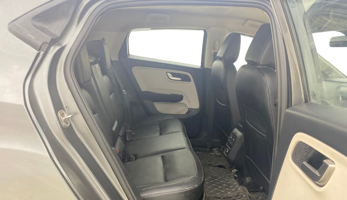 2022 Tata ALTROZ XZA PLUS, Petrol, Automatic, 44,371 km, Right Side Rear Door Cabin