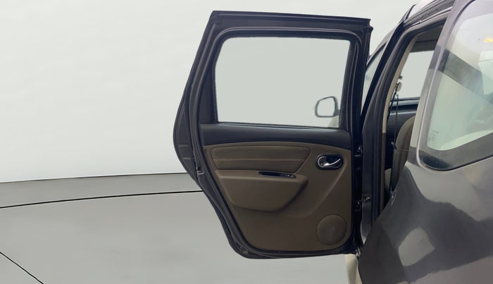 2017 Renault Duster 110 PS RXZ 4X2 AMT DIESEL, Diesel, Automatic, 27,538 km, LHS Rear Door