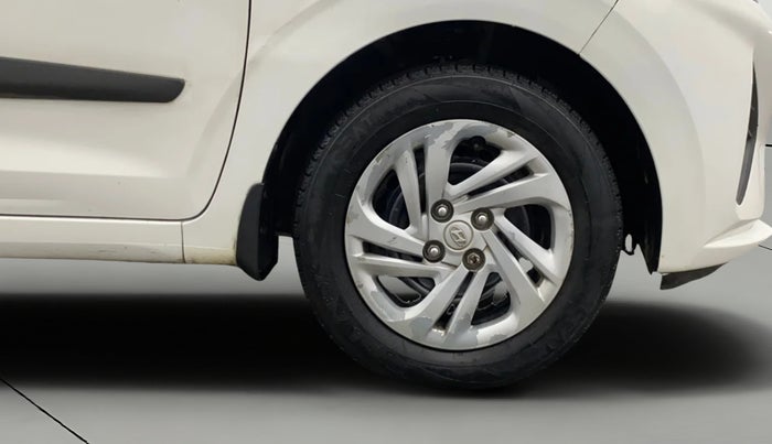 2021 Hyundai AURA S 1.2 CNG, CNG, Manual, 1,02,902 km, Right Front Wheel