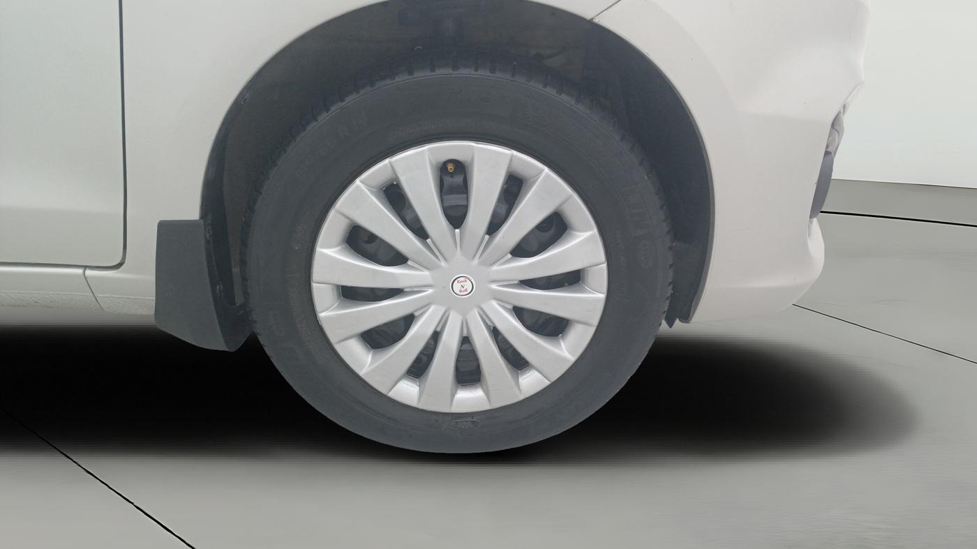 2016 Maruti Ertiga VDI SHVS, Diesel, Manual, 84,723 km, Right Front Wheel