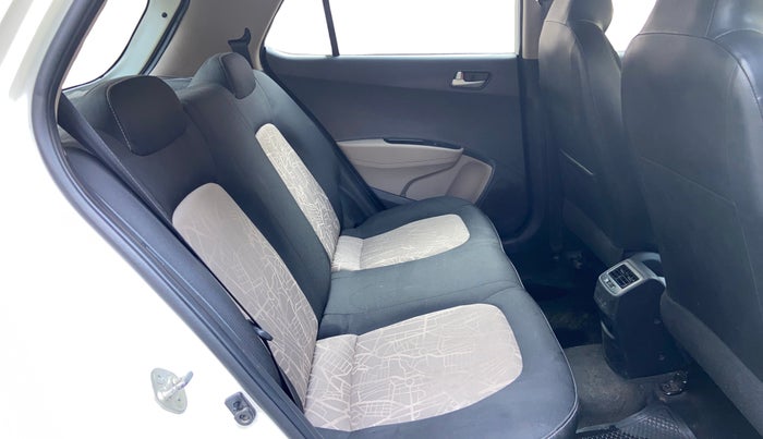 2014 Hyundai Grand i10 SPORTZ 1.2 KAPPA VTVT, Petrol, Manual, 32,024 km, Right Side Rear Door Cabin