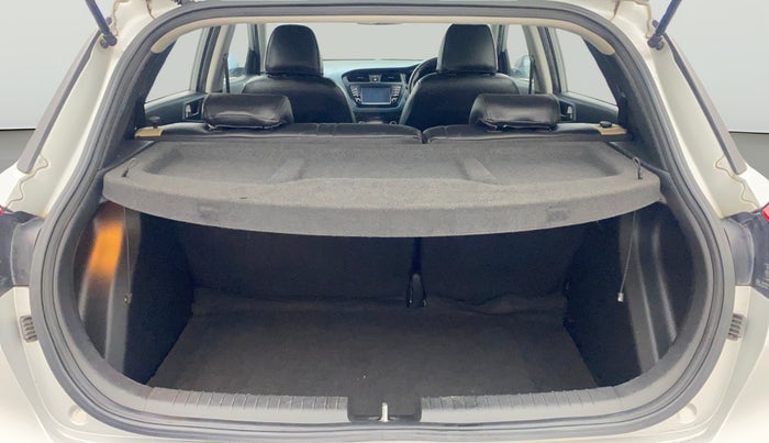 2016 Hyundai i20 Active 1.2 SX, Petrol, Manual, 66,383 km, Boot Open Zoomed View