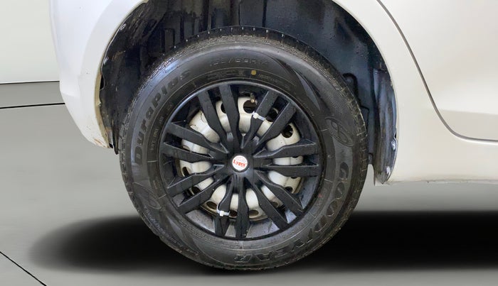 2015 Maruti Swift LXI, Petrol, Manual, 1,08,261 km, Right Rear Wheel