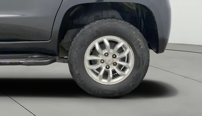 2016 Mahindra TUV300 T8, Diesel, Manual, 1,26,142 km, Left Rear Wheel