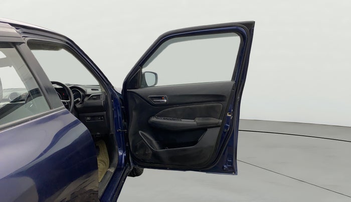 2019 Maruti Swift VXI, CNG, Manual, 1,08,332 km, RHS Front Door