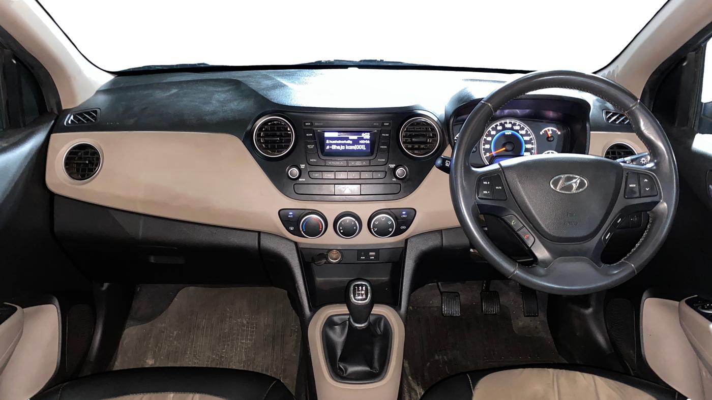 2016 Hyundai Grand i10 ASTA (O) 1.2 KAPPA VTVT, Petrol, Manual, 12,557 km, Dashboard